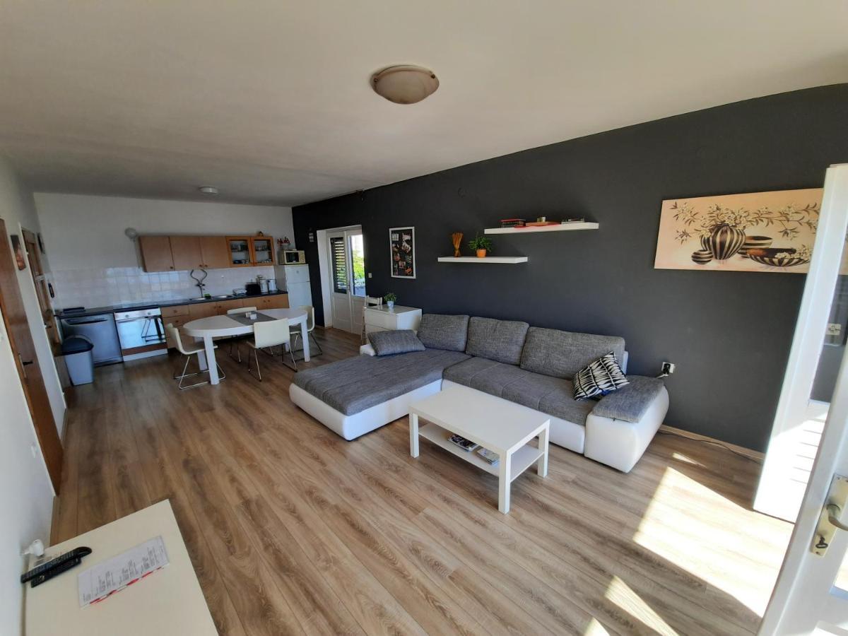 Sea view Nona Apartment Crikvenica Exterior foto
